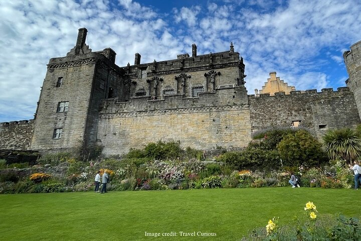 Welcome to Stirling: Private 2-hour Tour with a Wee Gin Tasting - Photo 1 of 5